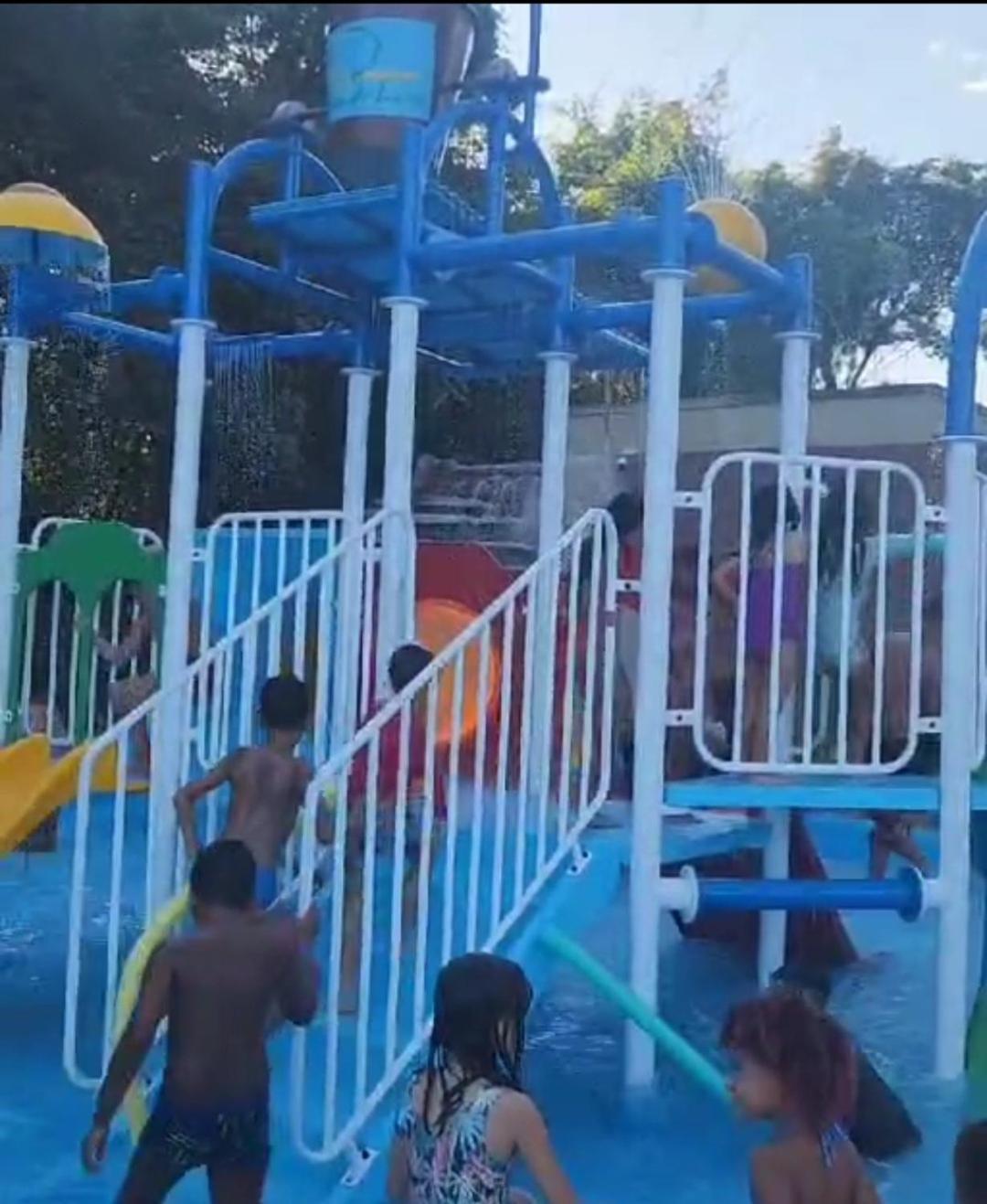 Aldeia Do Lago Caldas Novas Lindo Apt Com Cozinha Mobilia Nova Pode Levar Bebidas Na Area Das Piscinas Zewnętrze zdjęcie